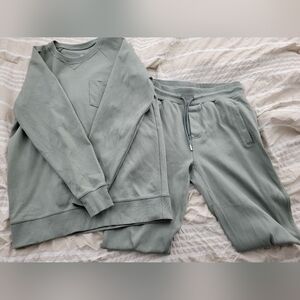 ESNTLS Sweatsuit Size Small